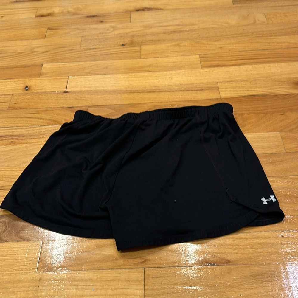 Under Armour black shorts